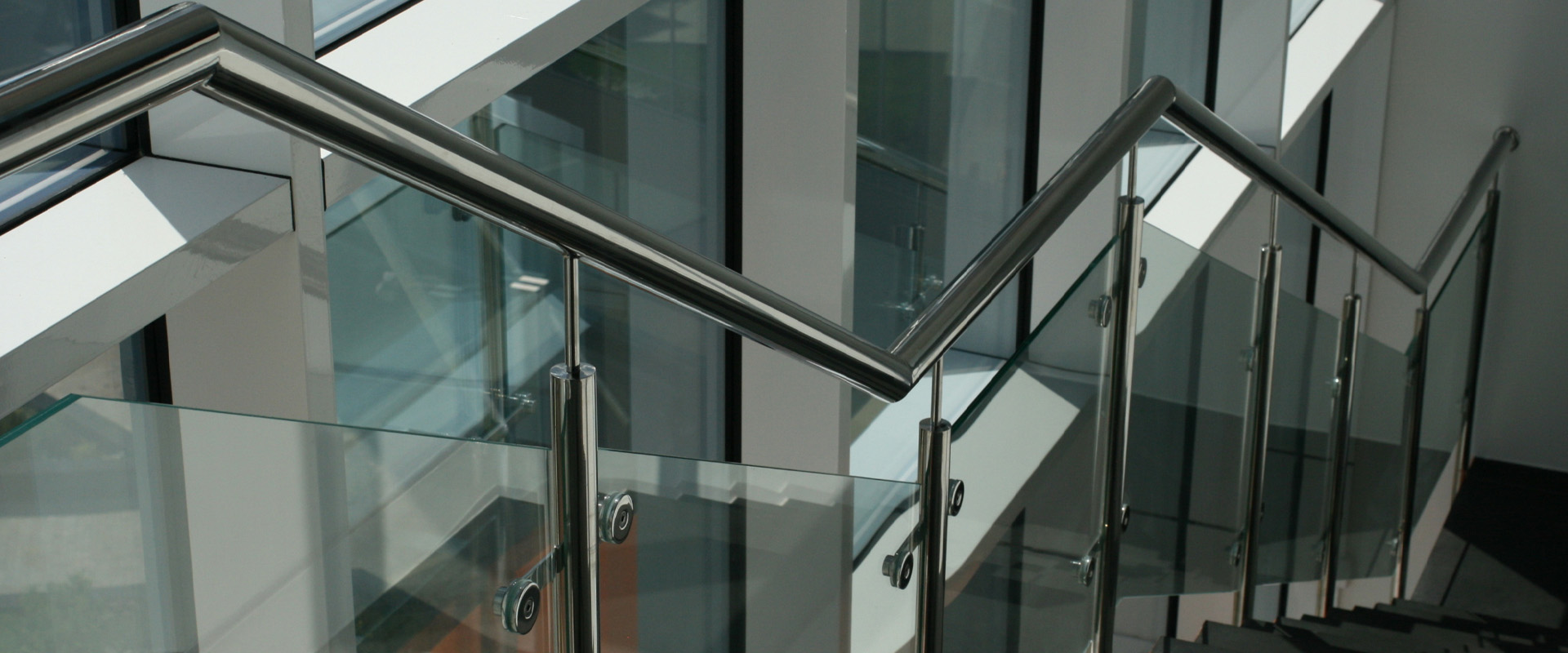 Glass Modular Round Balustrade